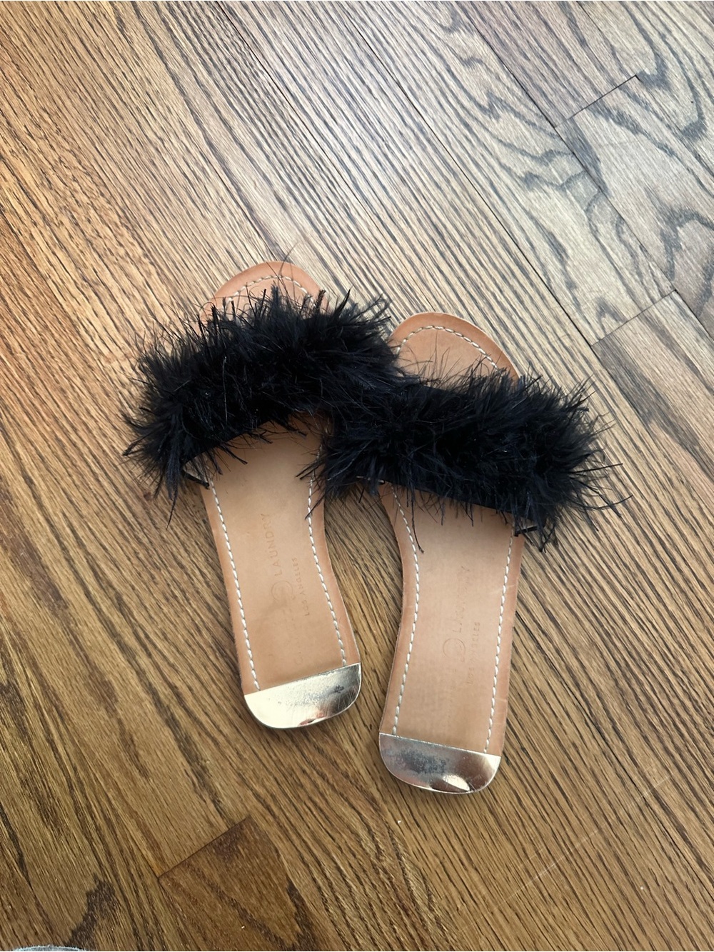 Feather sandal